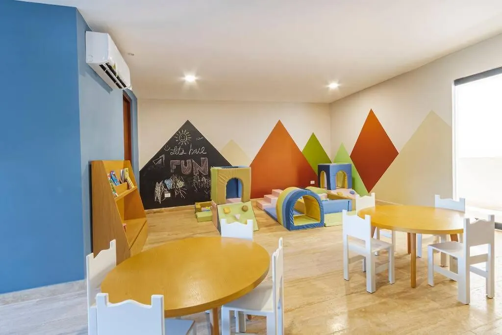 Fabulous 2Bd, Rooftop Pool, Cinema, Sauna, Gym تولوم 0*,  المكسيك